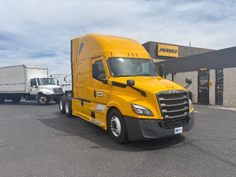 2022 FREIGHTLINER CASCADIA 126 in Phoenix, AZ