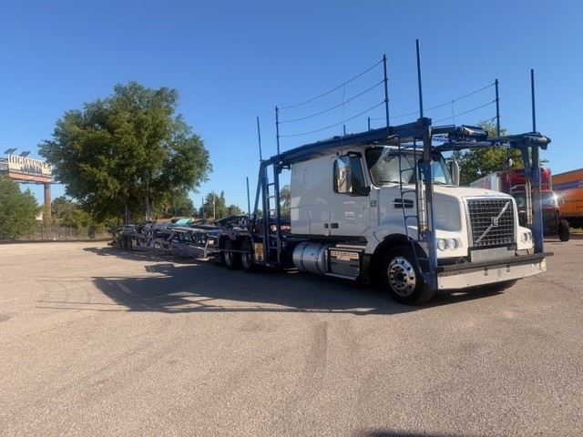 2020 VOLVO VAH64600 in Ocala, FL