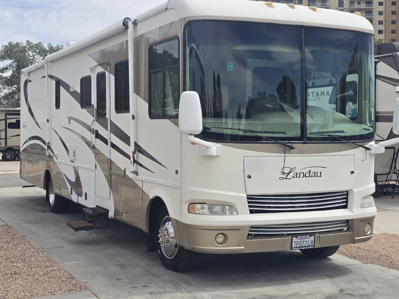 A photo of this 2006 Georgie Boy LANDAU 36
