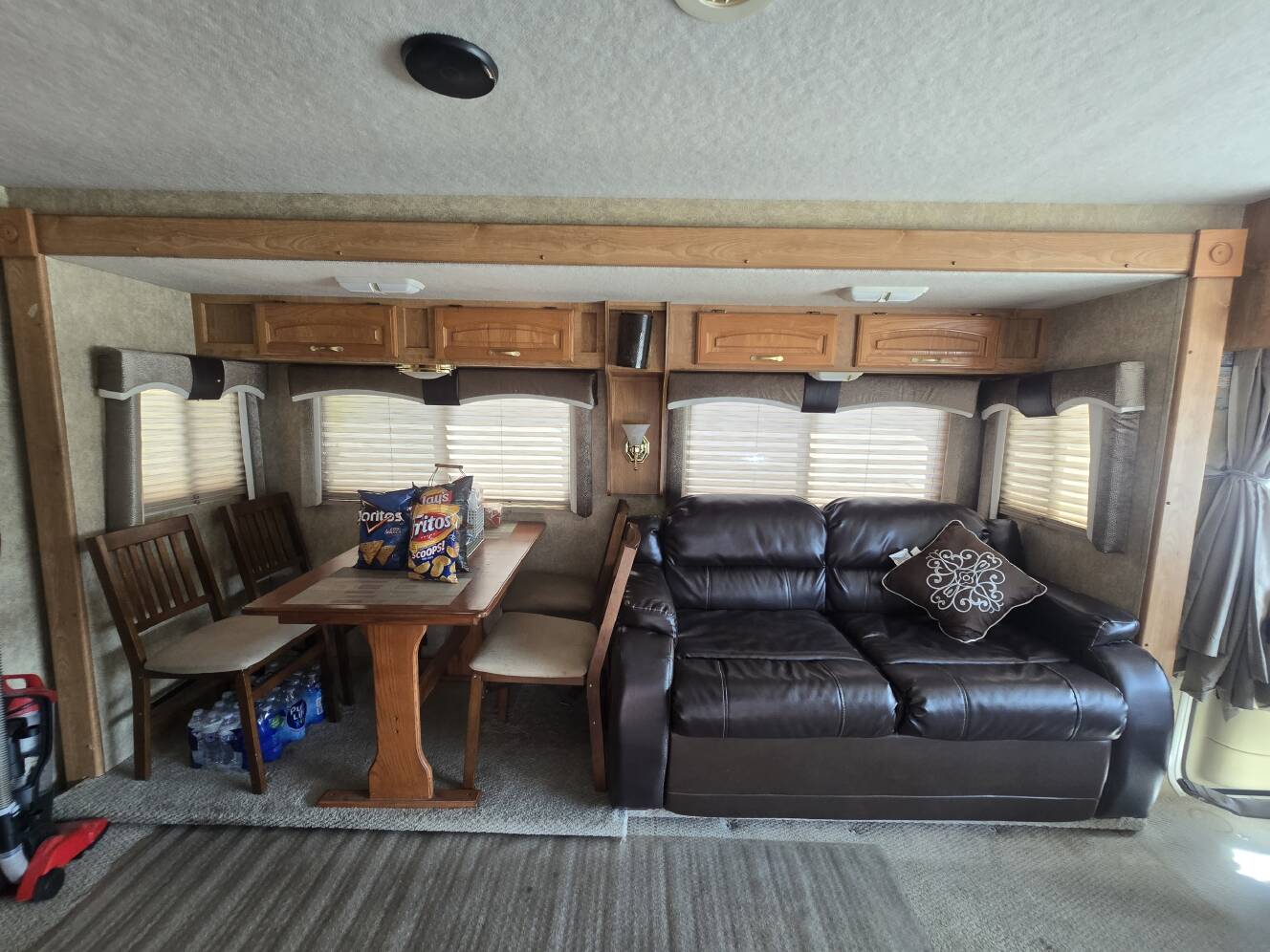A photo of this 2006 Georgie Boy LANDAU 36