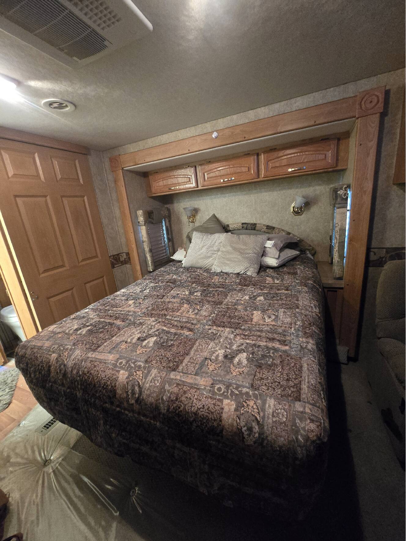 A photo of this 2006 Georgie Boy LANDAU 36