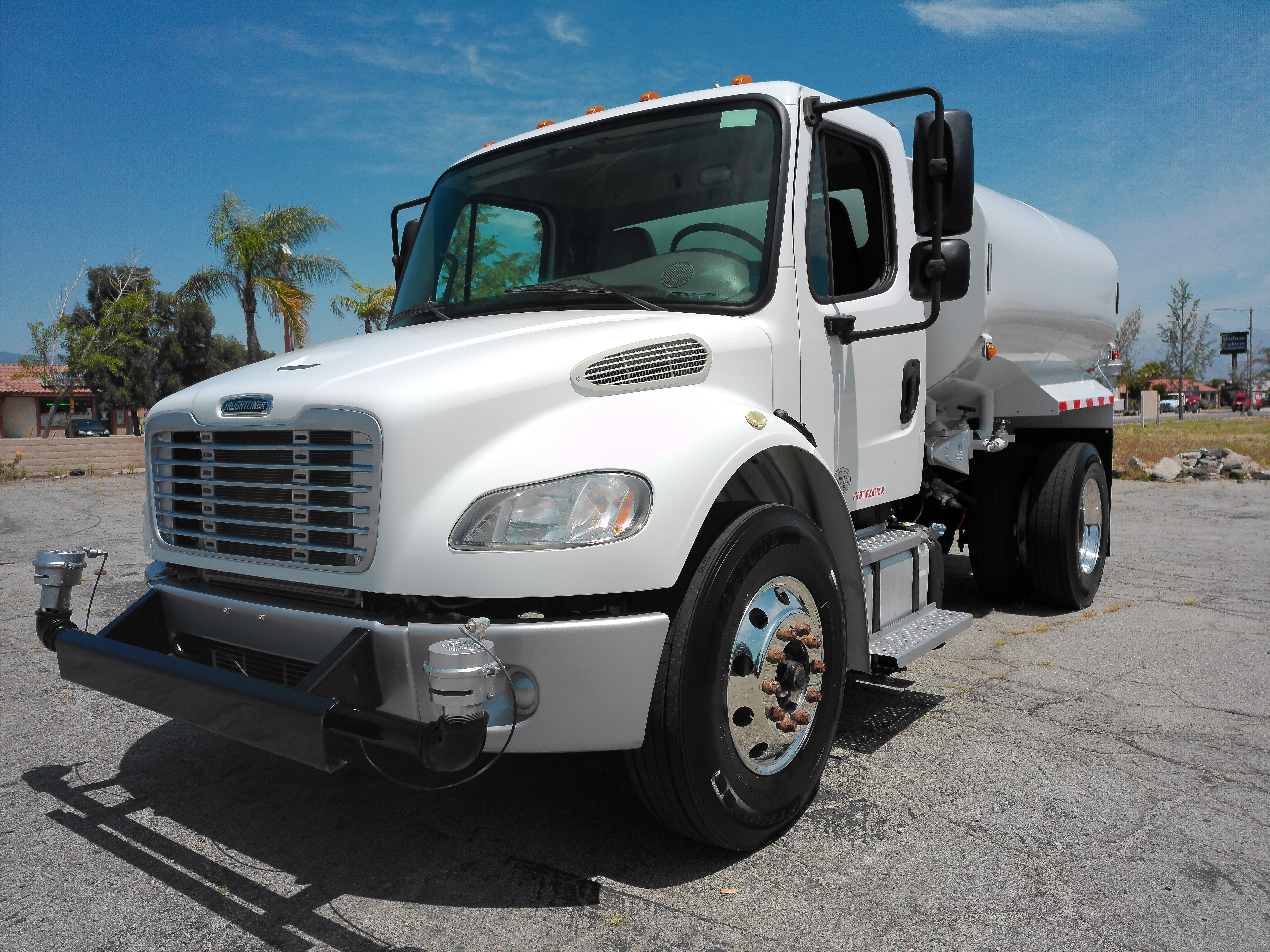 2016 FREIGHTLINER BUSINESS CLASS M2 106 in Colton, CA