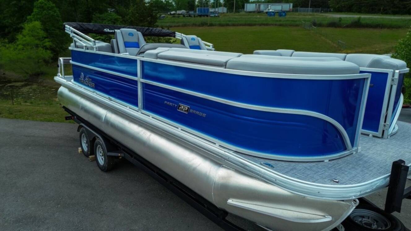 A photo of this 2026 Sun Tracker Party Barge® 22 DLX