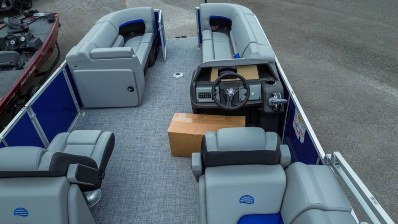 A photo of this 2026 Sun Tracker Party Barge® 22 DLX