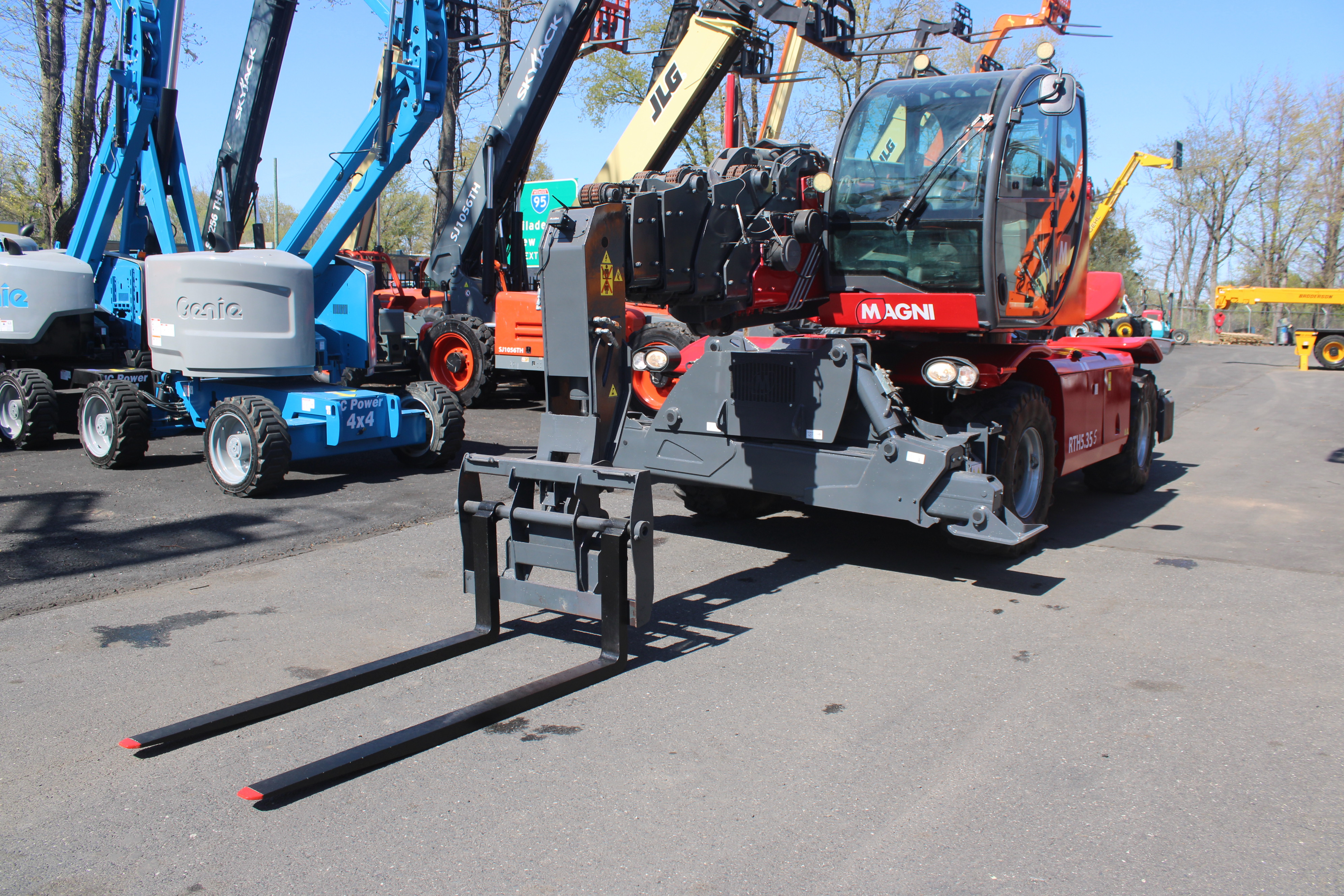 2017 Magni Telescopic Handlers Srl RTH 5.35S in Bristol, PA