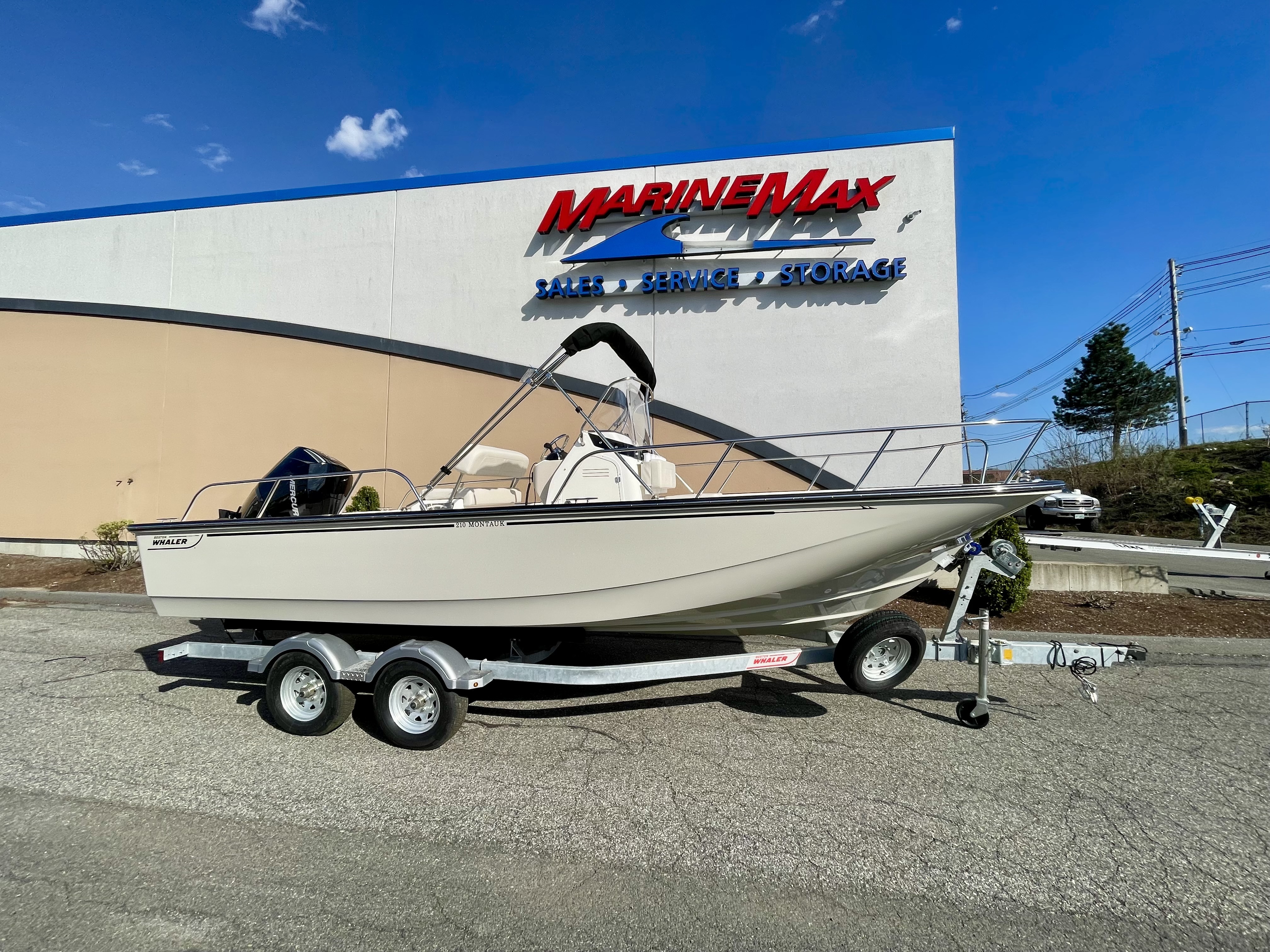 2026 Boston Whaler 210 Montauk in danvers MA