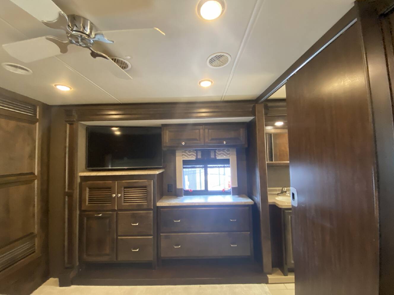 A photo of this 2017 Tiffin Motorhomes Allegro Red 37PA