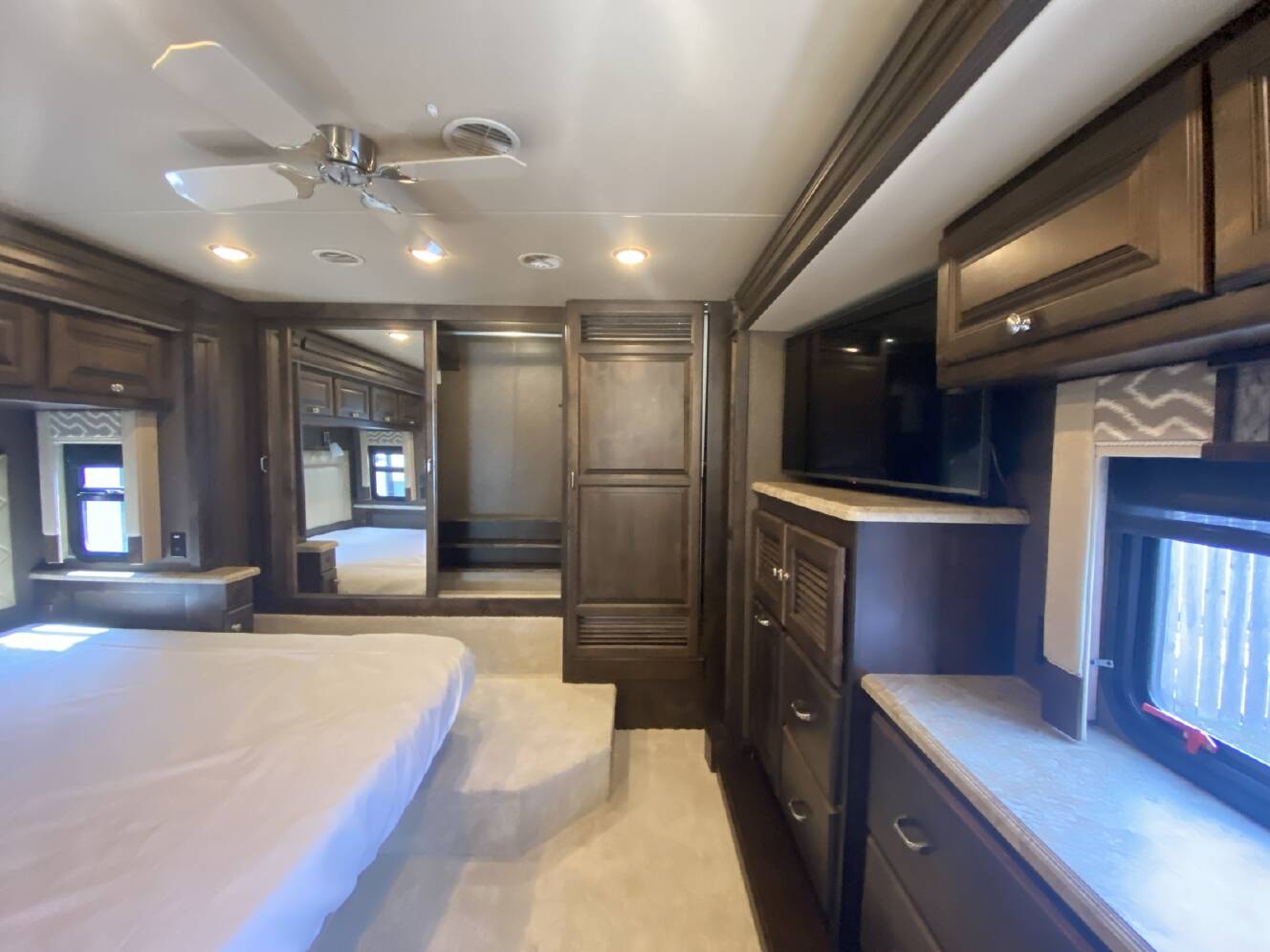 A photo of this 2017 Tiffin Motorhomes Allegro Red 37PA