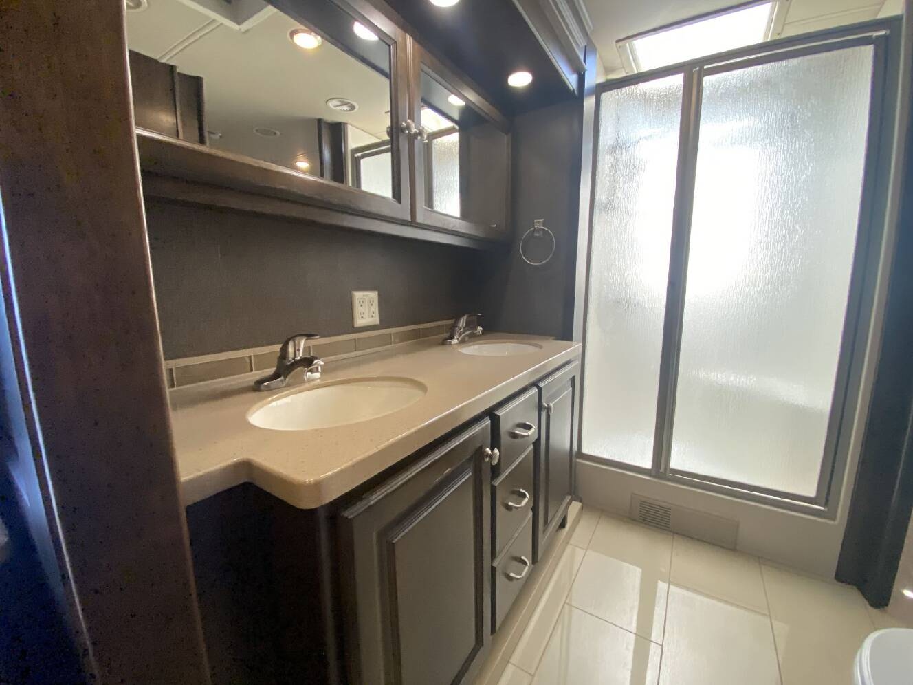 A photo of this 2017 Tiffin Motorhomes Allegro Red 37PA