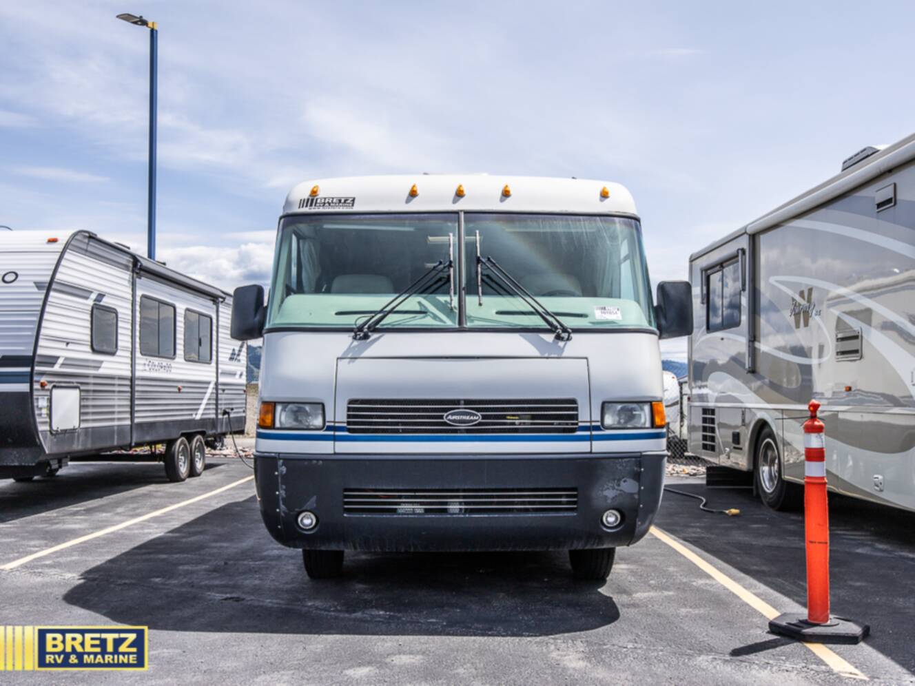 A photo of this 1996 Airstream Airstream Landyacht