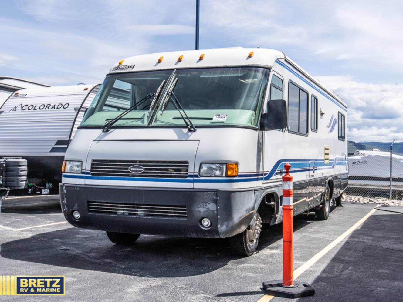 A photo of this 1996 Airstream Airstream Landyacht