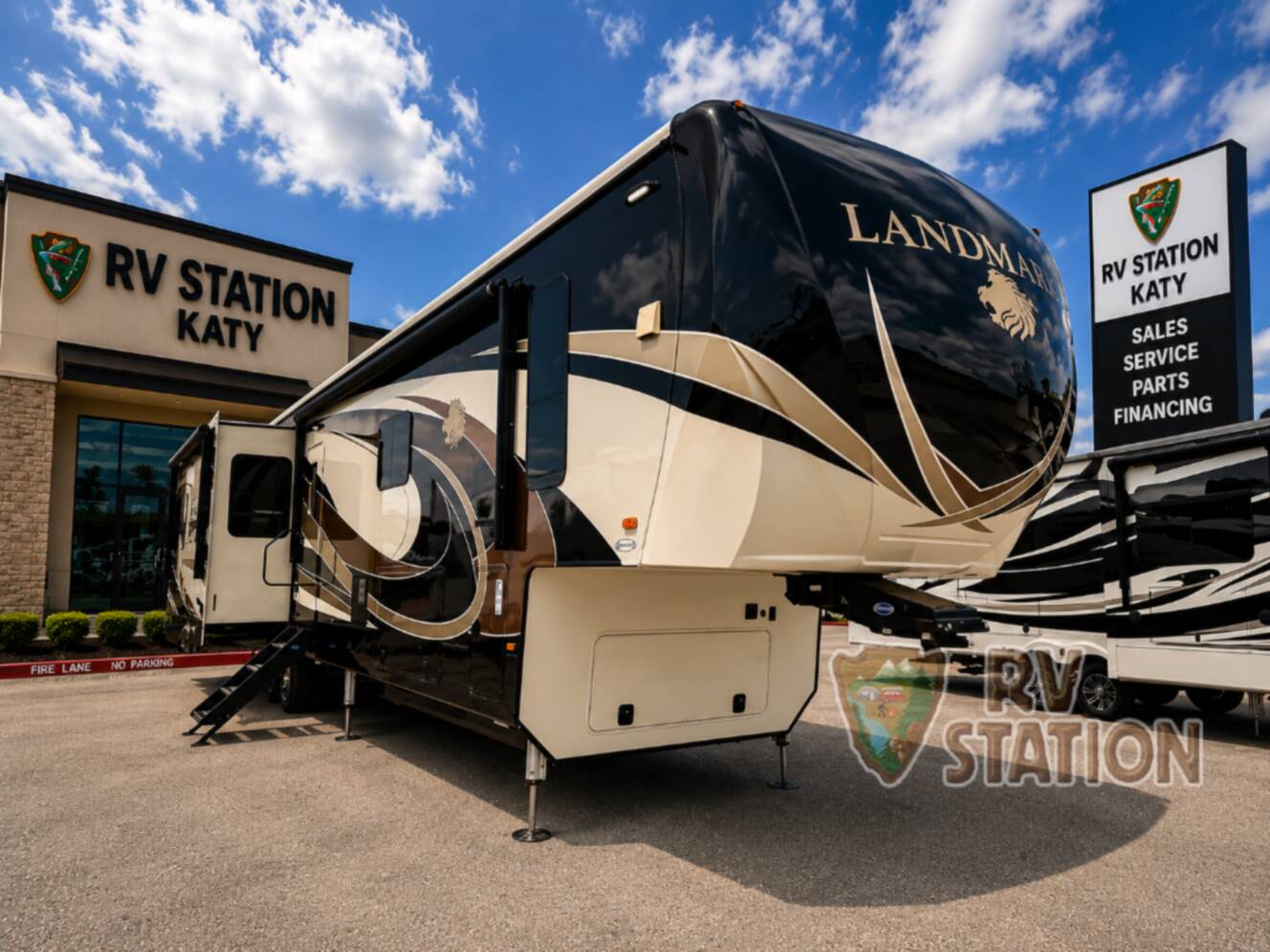 A photo of this 2018 Heartland Landmark 365 Newport