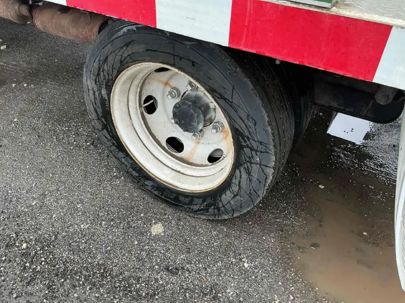 2018 ISUZU NPR HD