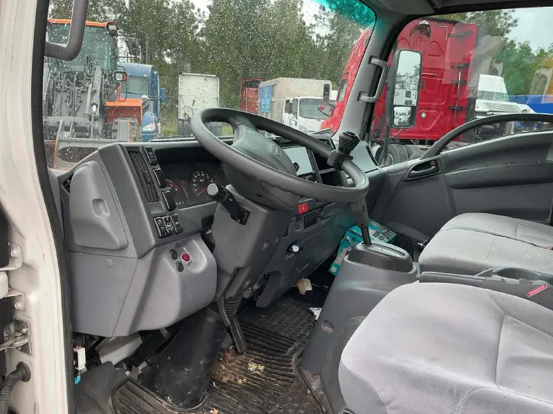 2018 ISUZU NPR HD