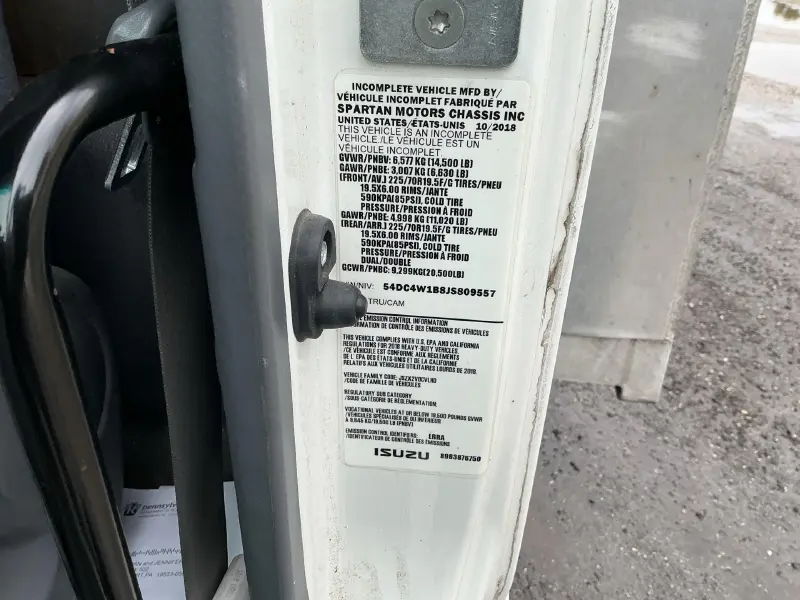 2018 ISUZU NPR HD