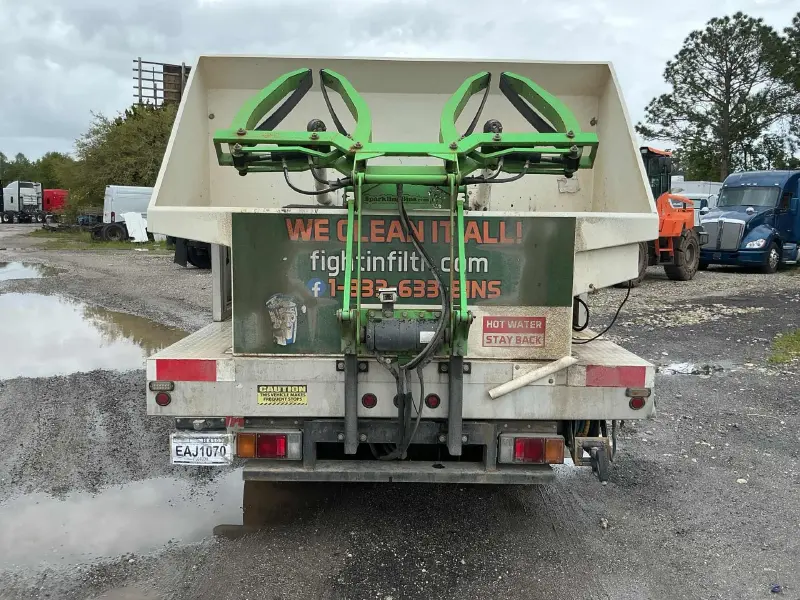 2018 ISUZU NPR HD