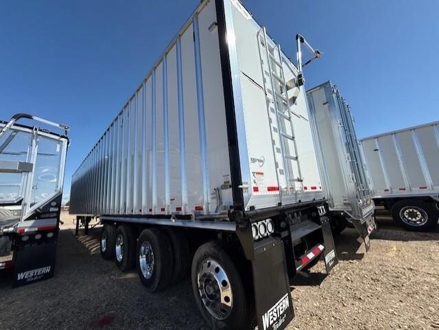 2027 WESTERN TRAILERS LIVE FLOOR in Boise, ID