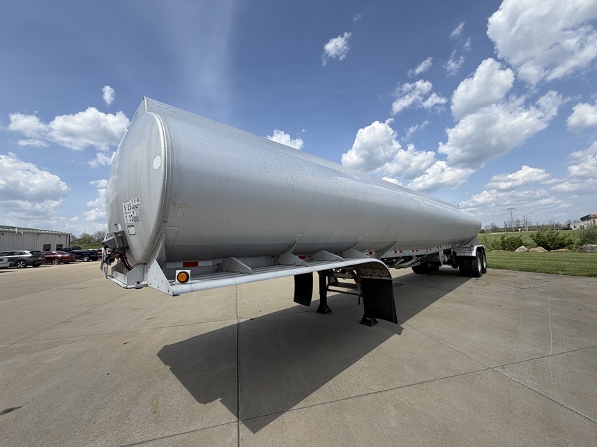 2011 POLAR KING TRAILER Fuel Tanker in Steubanville, OH