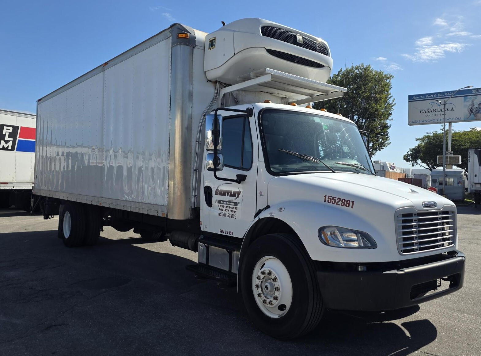 2015 FREIGHTLINER BUSINESS CLASS M2 106 in Miami, FL
