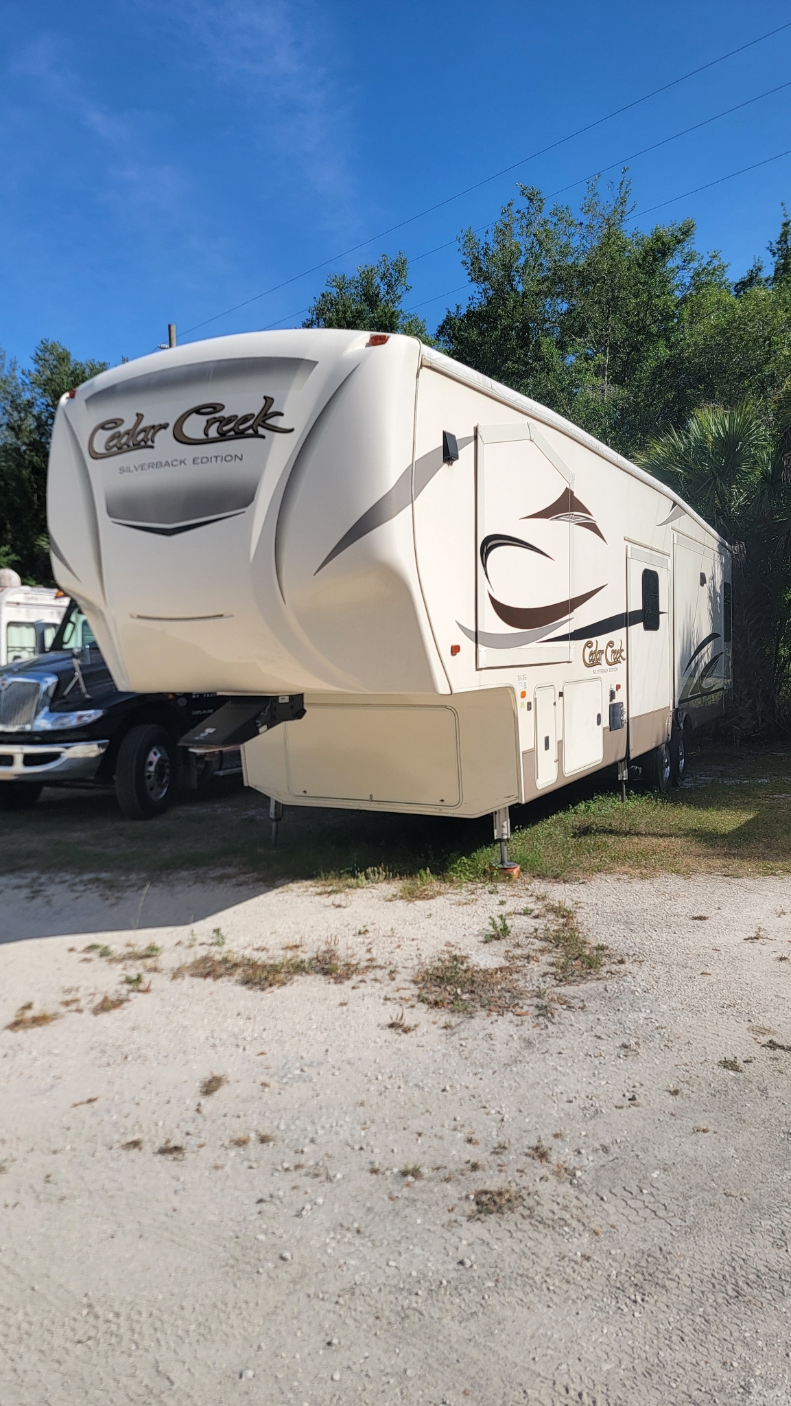 2018 Forest River CEDAR CREEK SILVERBACK 37MBH RV