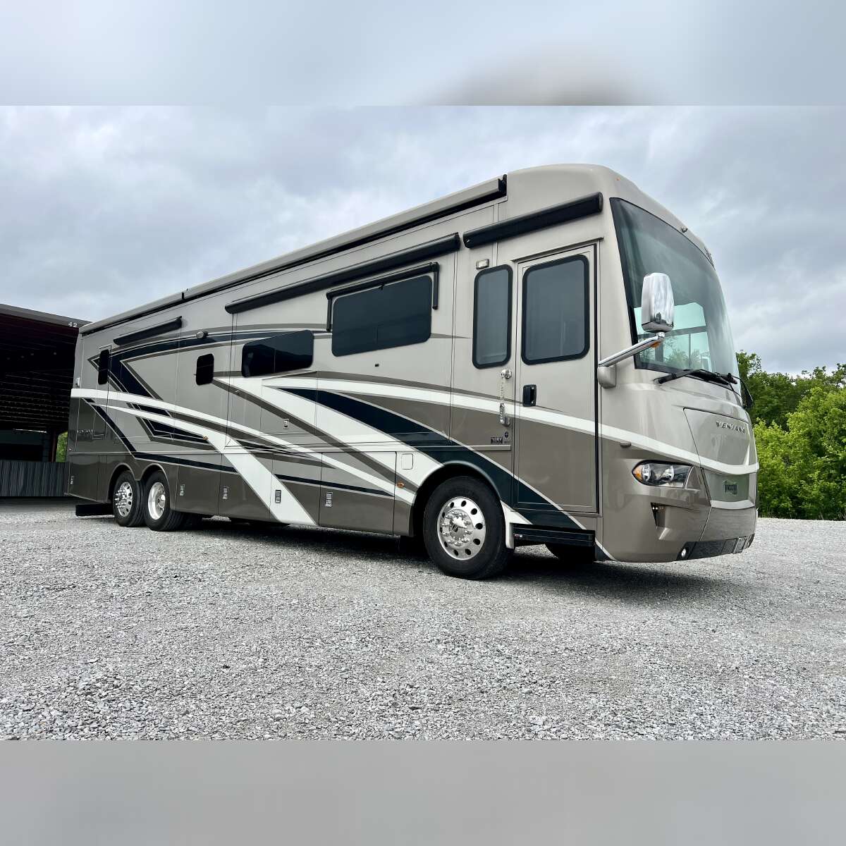 2022 Newmar Ventana 4037