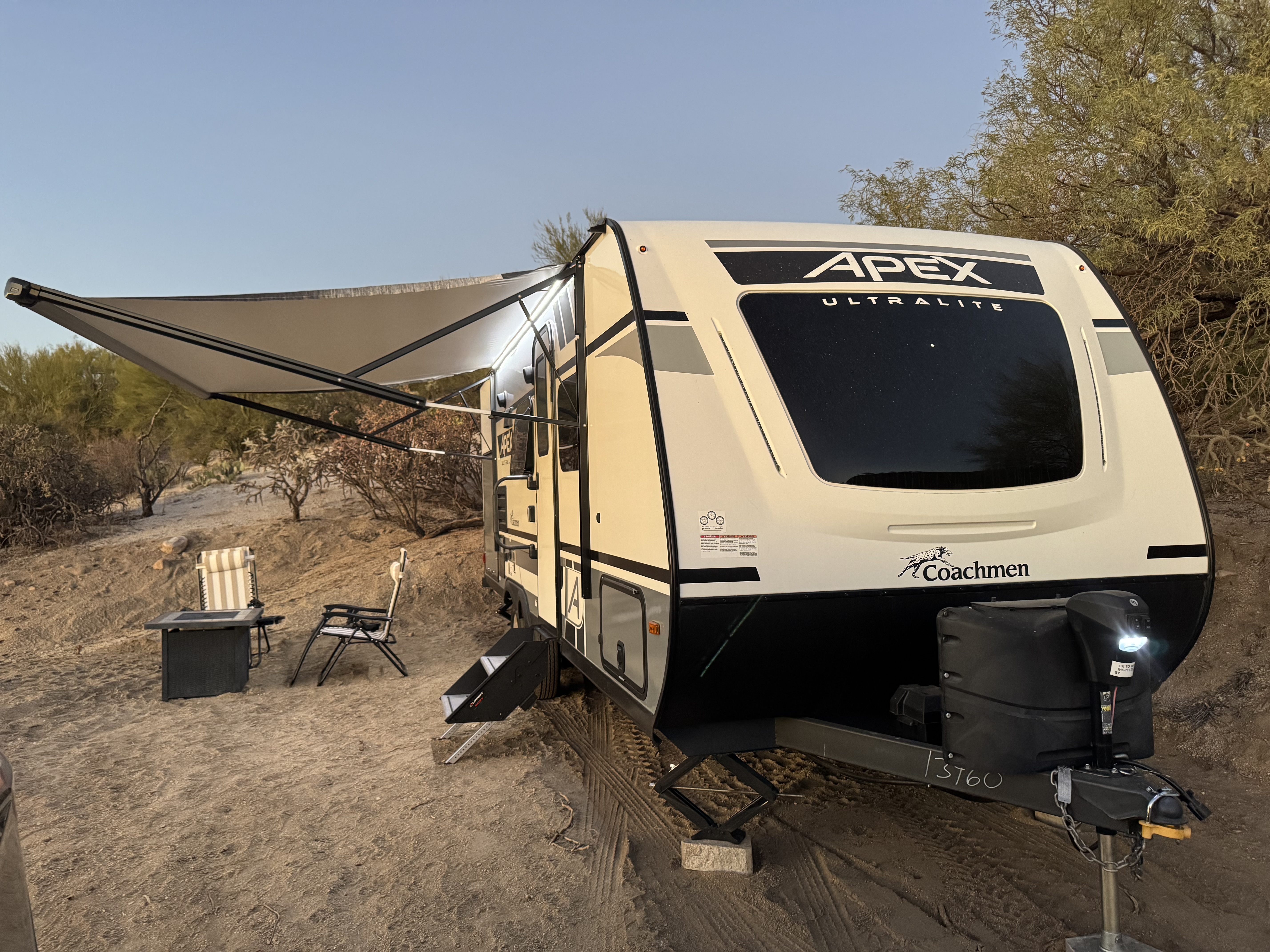2022 Coachmen APEX ULTRA-LITE 215RBK RV