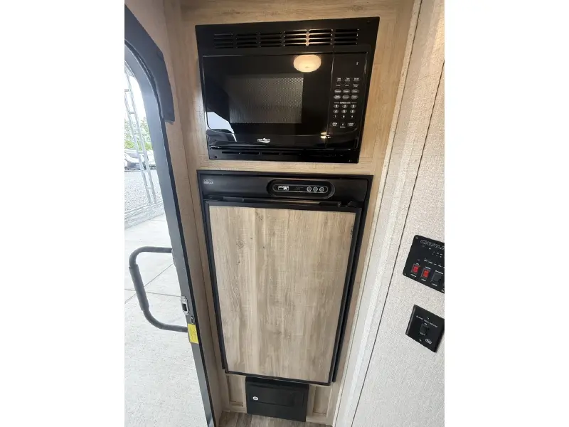 2021 COACHMEN CATALINA EXPEDITION 192FQS