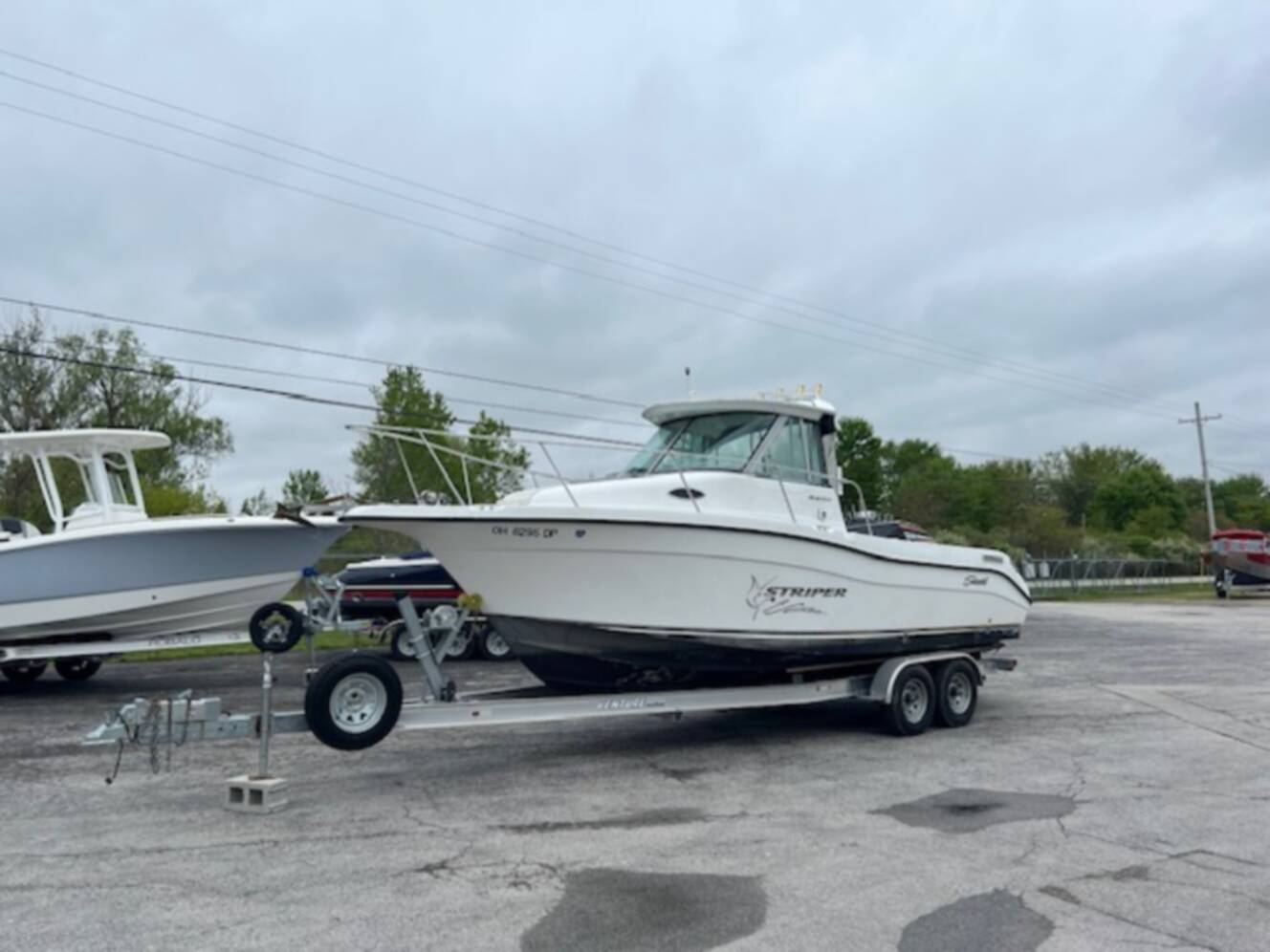 A photo of this 2004 Seaswirl 2601 WALKAROUND