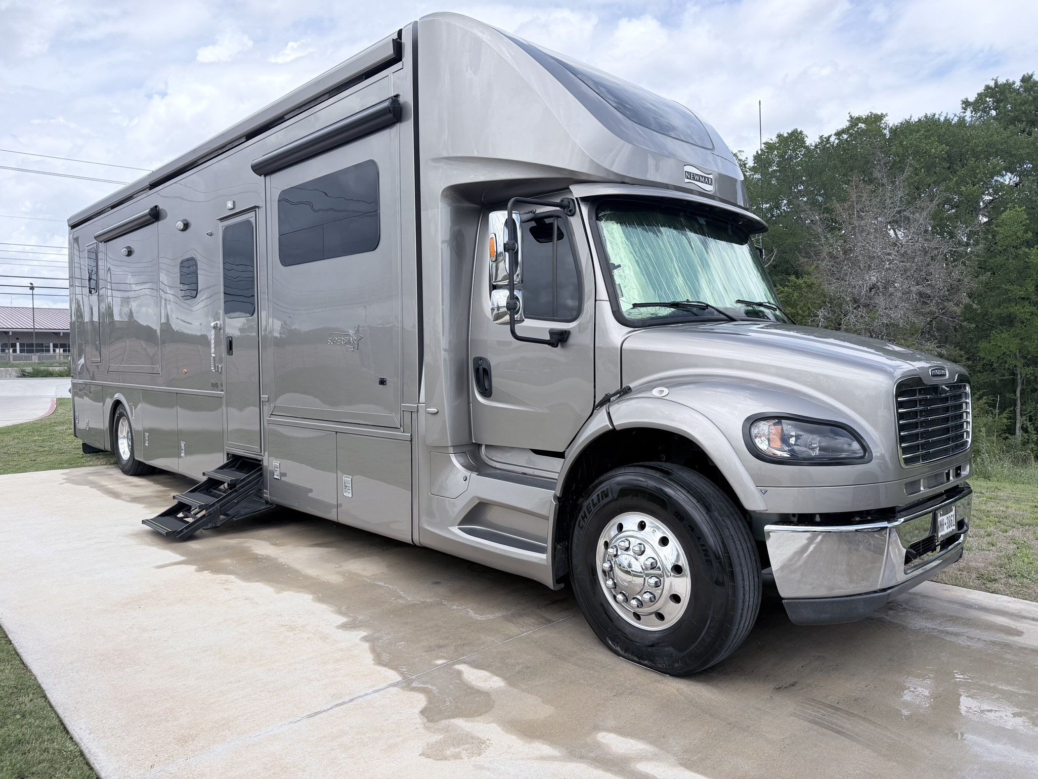 2022 Newmar SUPER STAR 4059 RV