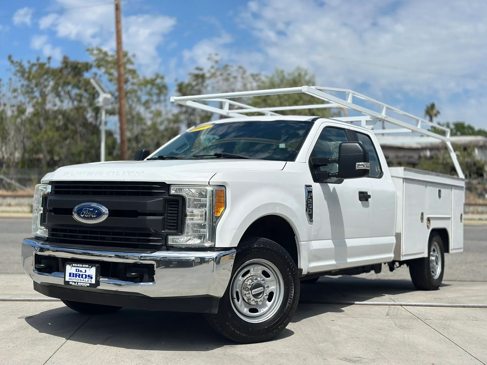 2017 FORD F250 XL in Pacoima, CA