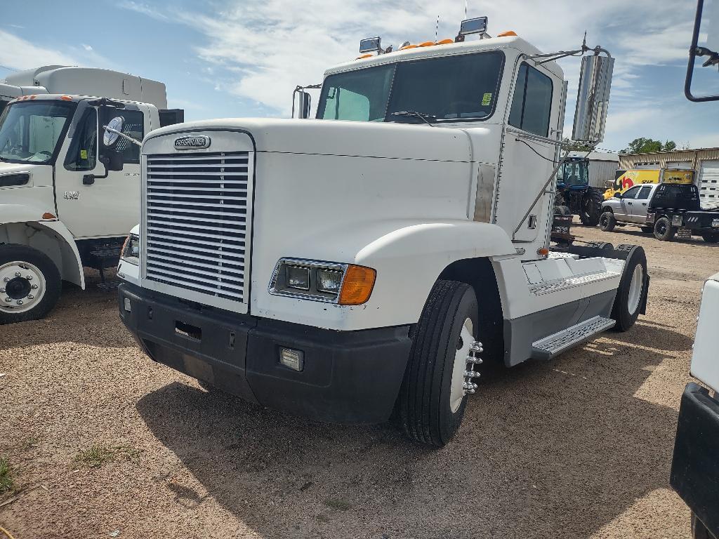 1999 FREIGHTLINER FLD in Pratt, KS