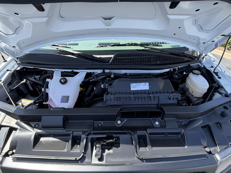 2026 GMC SAVANA 2500 V8 GAS
