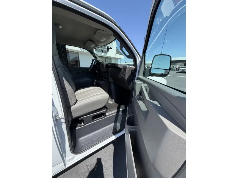 2026 GMC SAVANA 2500 V8 GAS