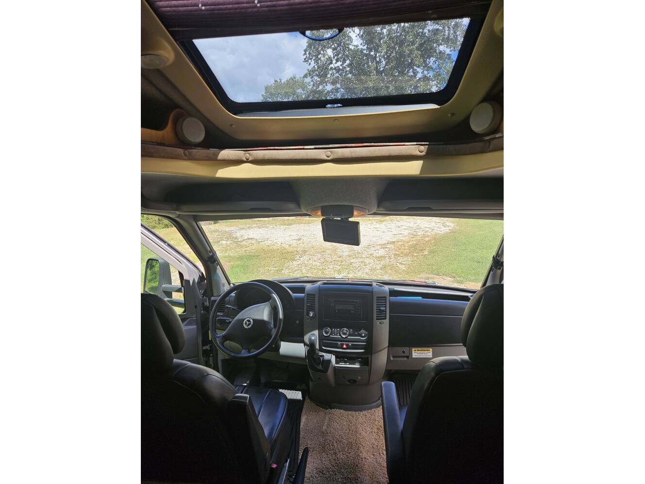 A photo of this 2009 Winnebago ITASCA NAVION IQ 24DL