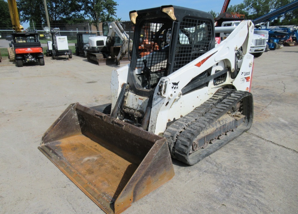 2018 BOBCAT T770 in Assonet, MA