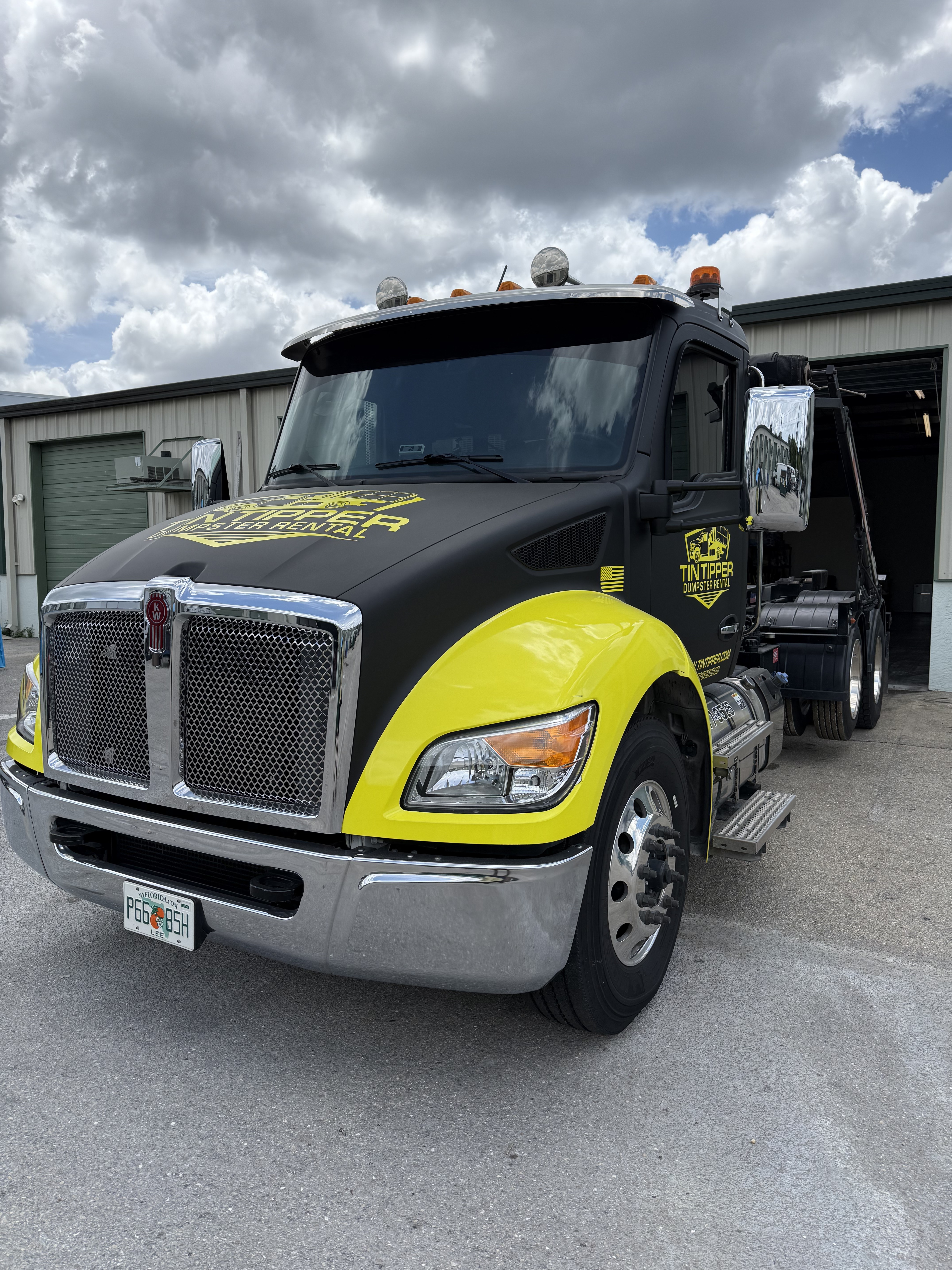 2024 KENWORTH T380 in Cape Coral, FL