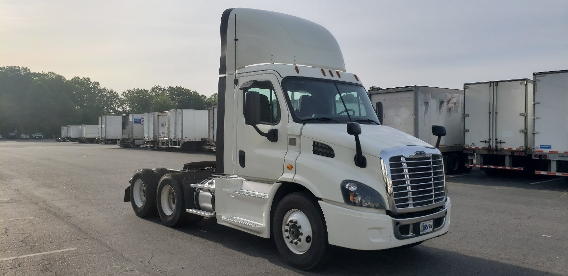 2019 FREIGHTLINER CASCADIA 113 in Little Rock, AR