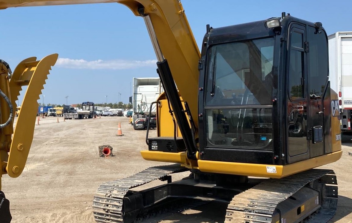 2014 CATERPILLAR 307 E in Venus, TX