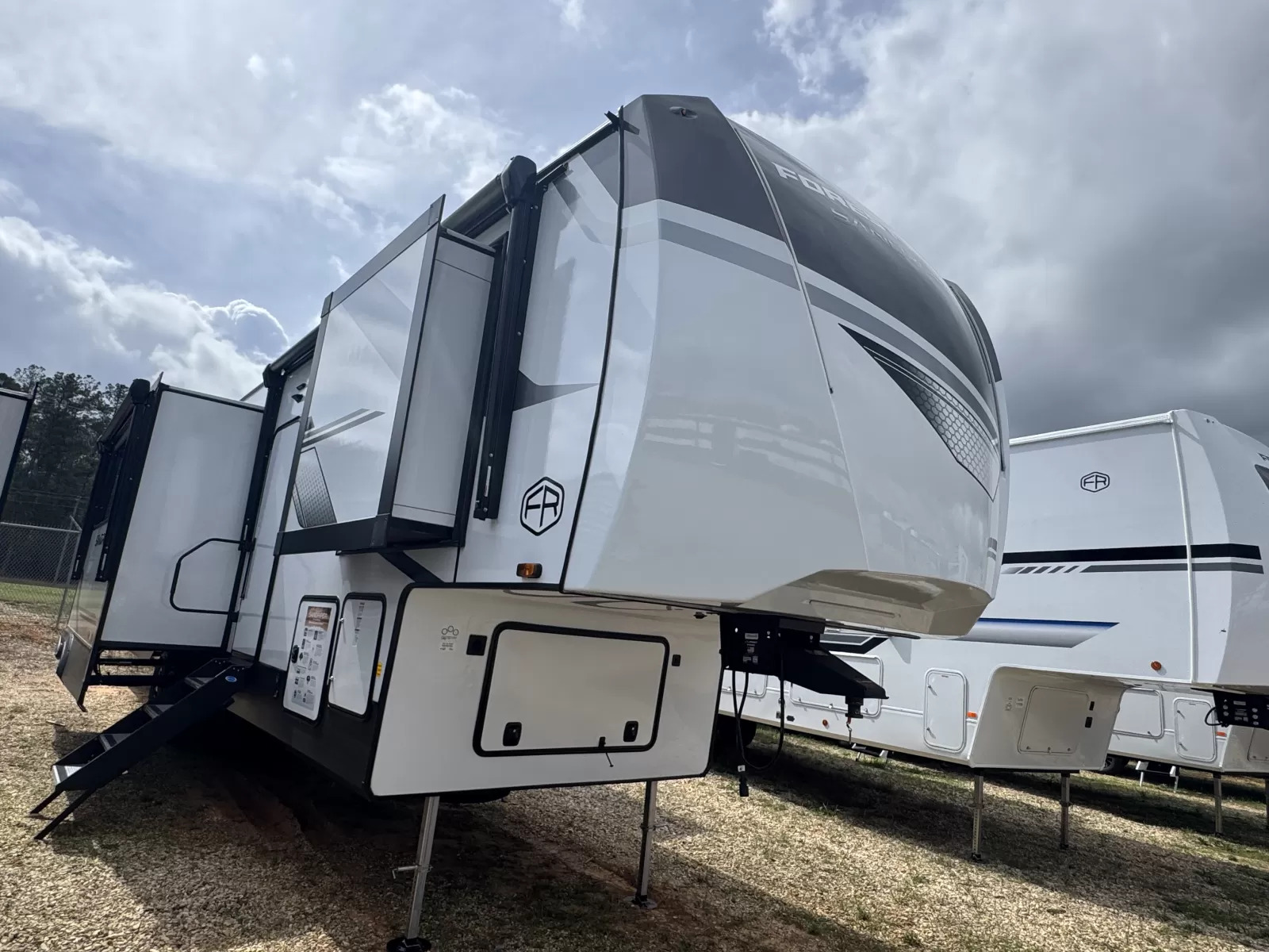 2026 Forest River Rv Sandpiper 3710HBFB in sumrall MS