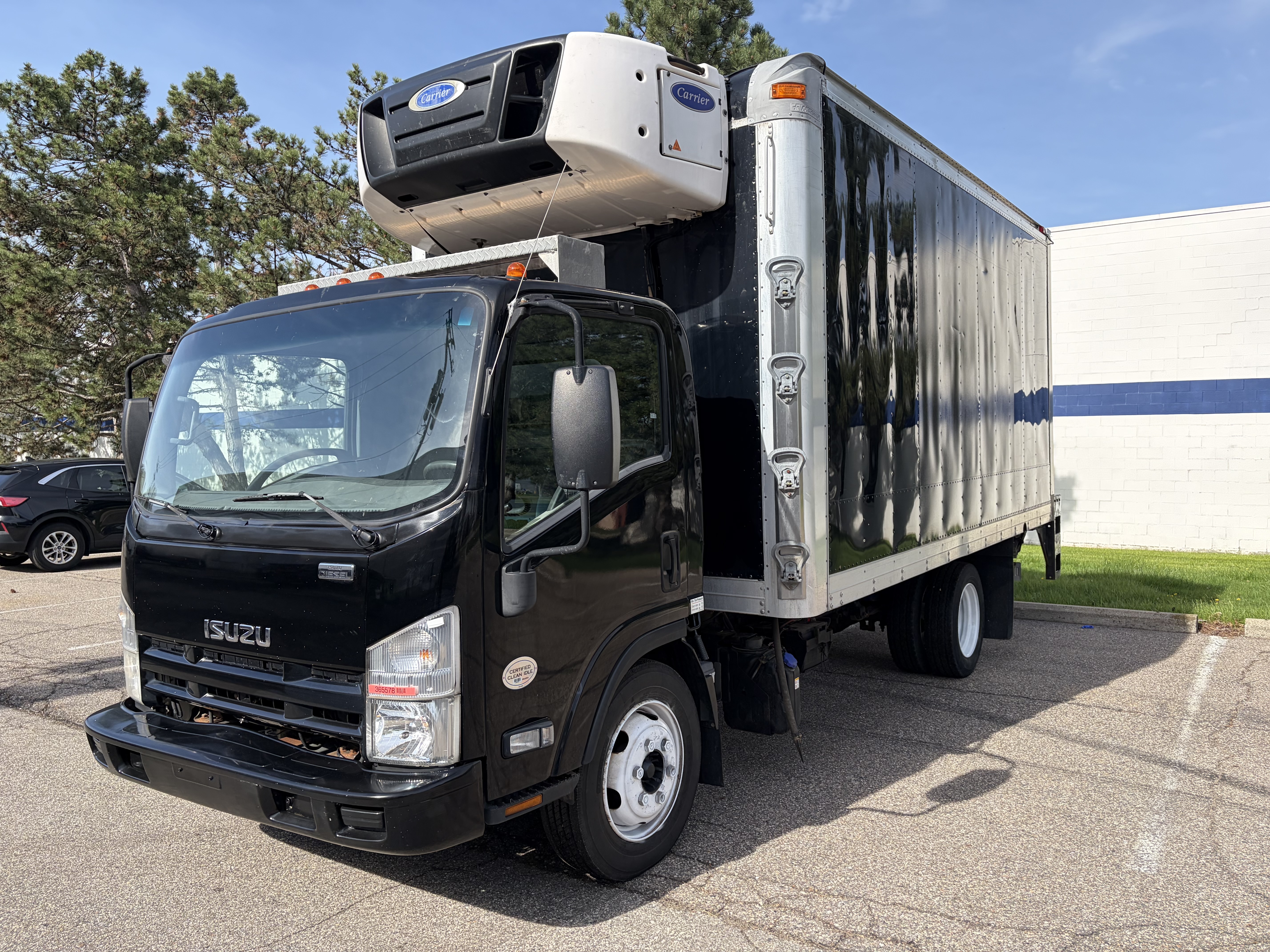 2015 ISUZU Nrr in Troy, MI