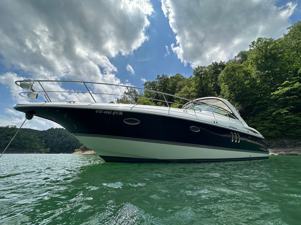 2008 Cruisers Yachts 420 Express in lake cumberland KY