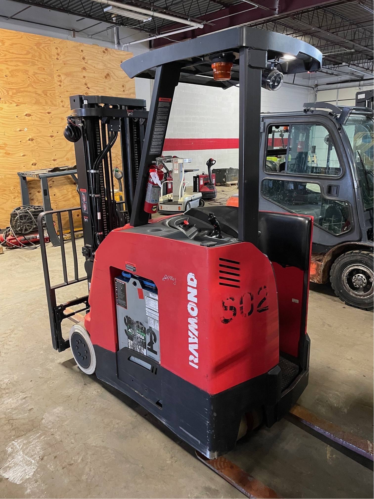 2019 Raymond Corporation 425-C30TT in Bristol, PA
