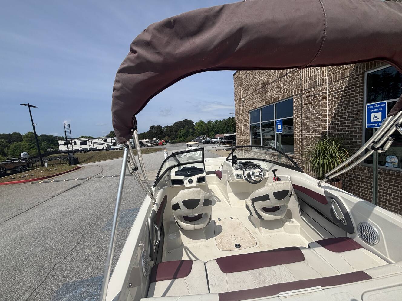 A photo of this 2016 Tahoe 550TS w/2016 Mercury 150XL - 150HP - 4 - Stroke Engine 