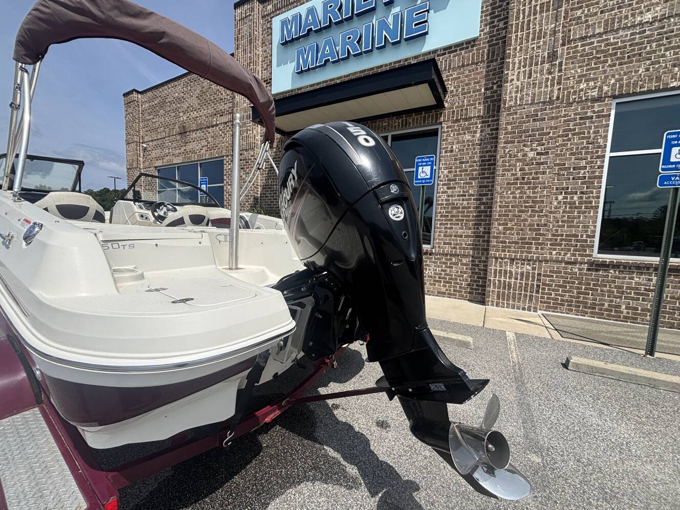 A photo of this 2016 Tahoe 550TS w/2016 Mercury 150XL - 150HP - 4 - Stroke Engine 