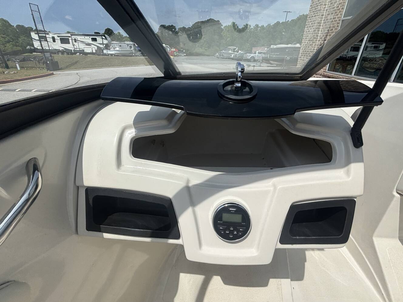A photo of this 2016 Tahoe 550TS w/2016 Mercury 150XL - 150HP - 4 - Stroke Engine 
