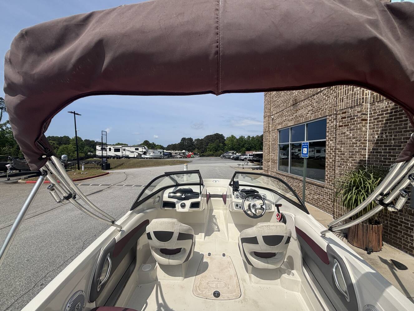 A photo of this 2016 Tahoe 550TS w/2016 Mercury 150XL - 150HP - 4 - Stroke Engine 