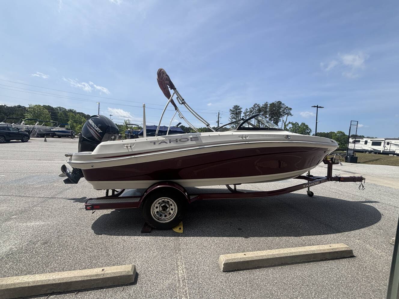 A photo of this 2016 Tahoe 550TS w/2016 Mercury 150XL - 150HP - 4 - Stroke Engine 