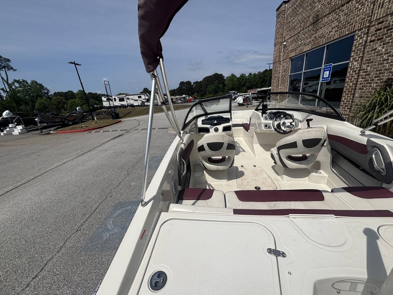 A photo of this 2016 Tahoe 550TS w/2016 Mercury 150XL - 150HP - 4 - Stroke Engine 