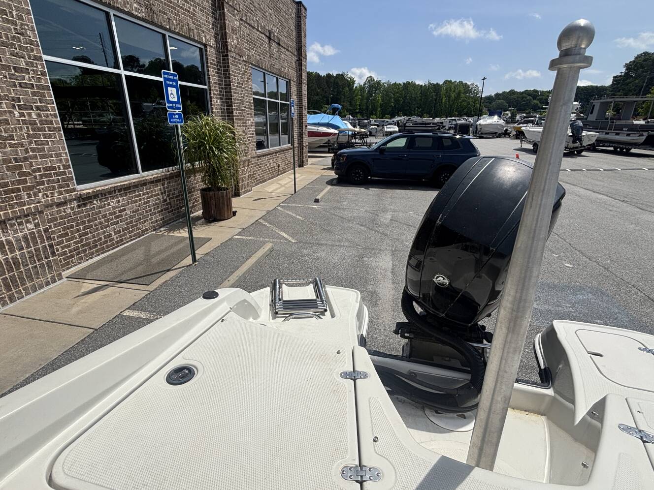 A photo of this 2016 Tahoe 550TS w/2016 Mercury 150XL - 150HP - 4 - Stroke Engine 
