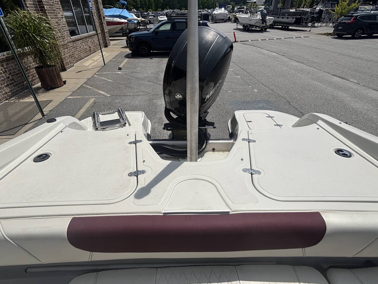 A photo of this 2016 Tahoe 550TS w/2016 Mercury 150XL - 150HP - 4 - Stroke Engine 